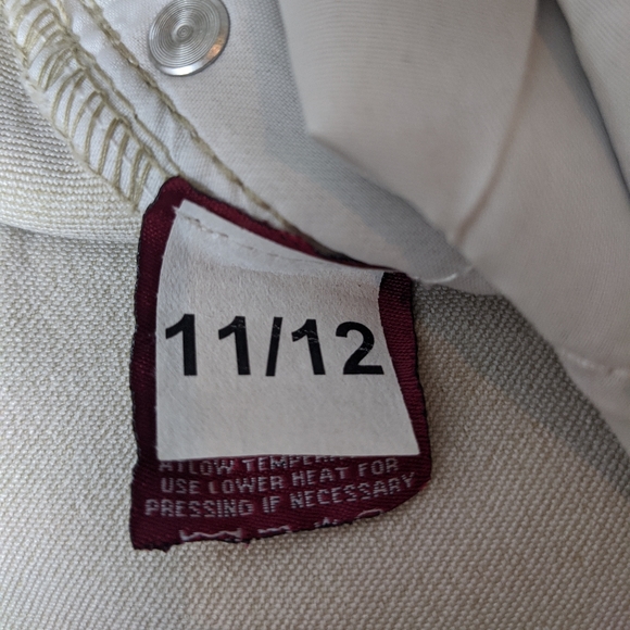 Classic skinny jeans. - Picture 6 of 7